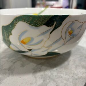 Boehm Vintage Hand Painted Calla Lilly Round 8"
Porcelain Bowl - Retired